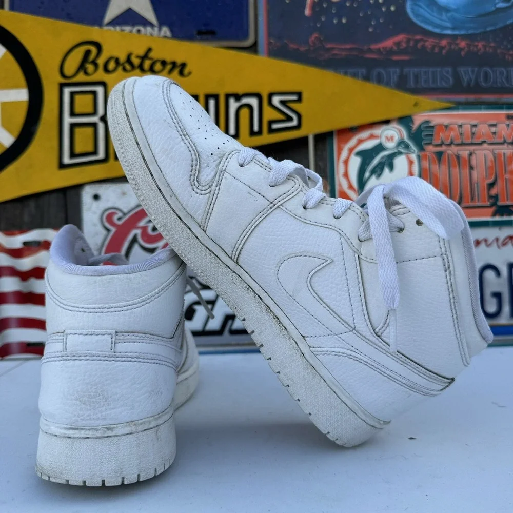 Size 5.5Y - Nike Air Jordan 1 Mid Boys White Athletic Shoes Sneakers‎ 554725-129